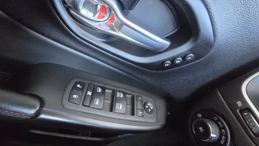 2022 Jeep Cherokee | Photo 12 of 29