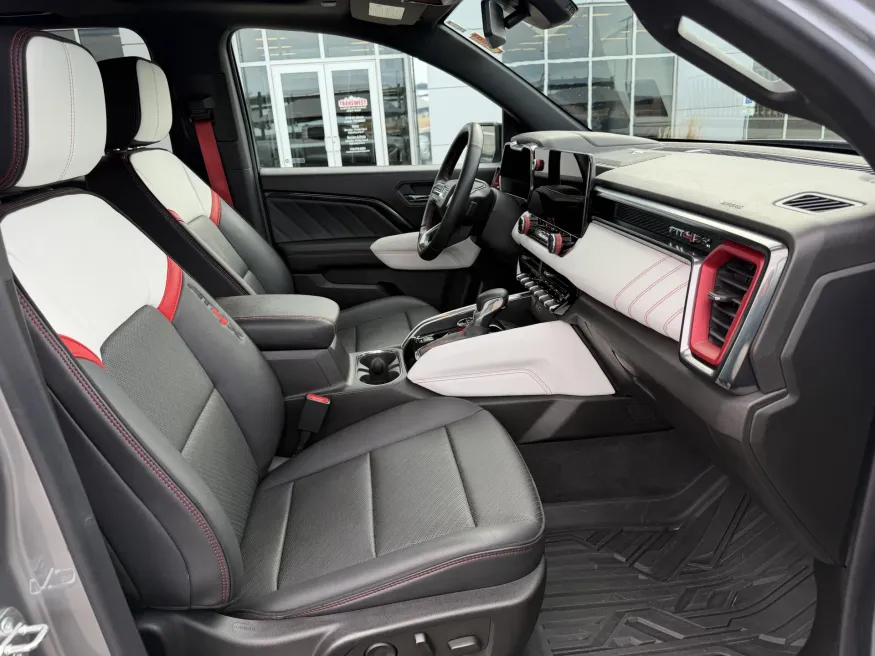 2023 GMC Canyon 4WD AT4X | Photo 10 of 19