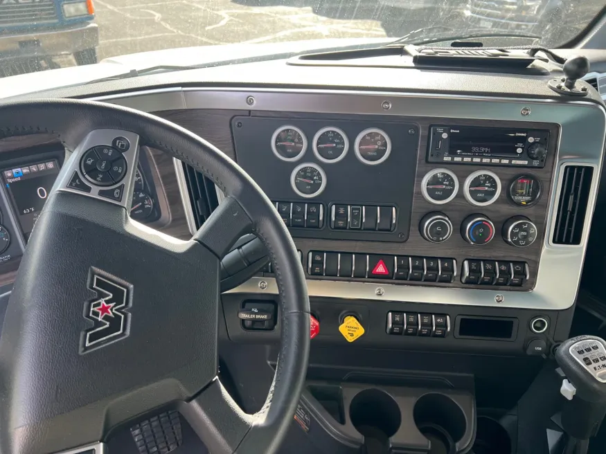 2025 Western Star 49X | Photo 8 of 8