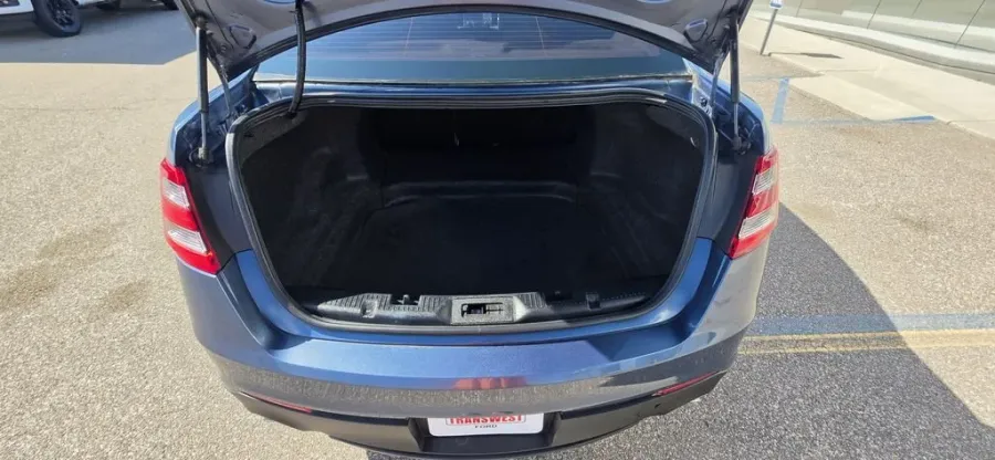 2018 Ford Taurus | Photo 8 of 28