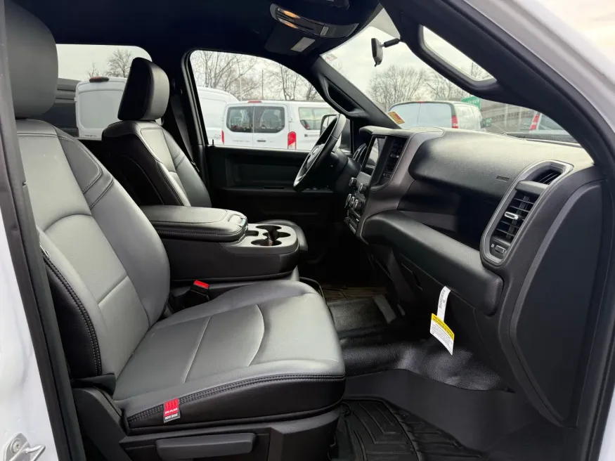 2022 RAM 3500 Tradesman | Photo 7 of 21