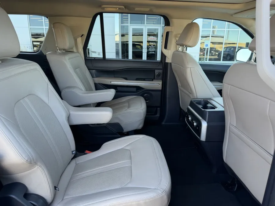 2024 Ford Expedition Max Limited | Photo 12 of 25