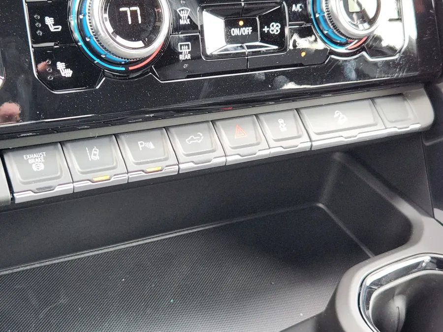 2026 GMC Sierra 2500HD AT4 | Photo 25 of 27