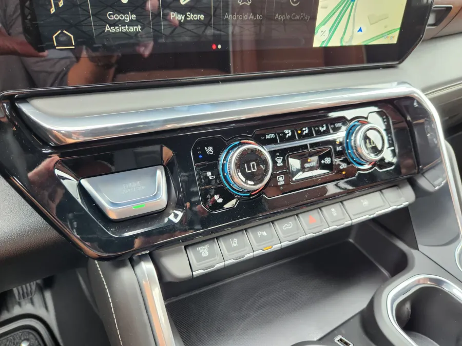 2026 GMC Sierra 3500HD Denali Ultimate | Photo 26 of 31