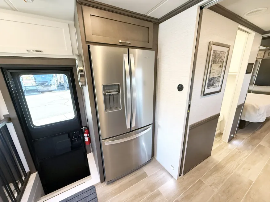 2026 Newmar Super Star 4040 | Photo 11 of 29