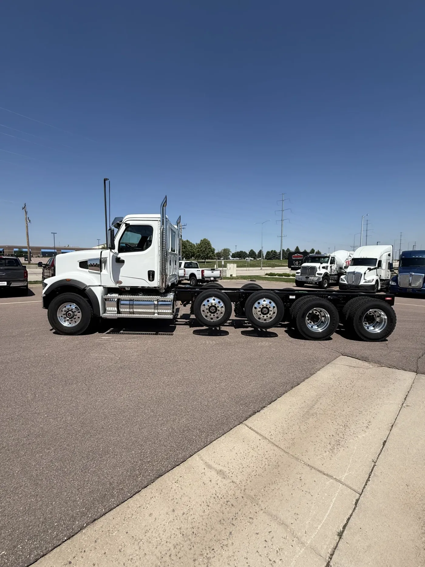 2027 Western Star 49X | Photo 2 of 13