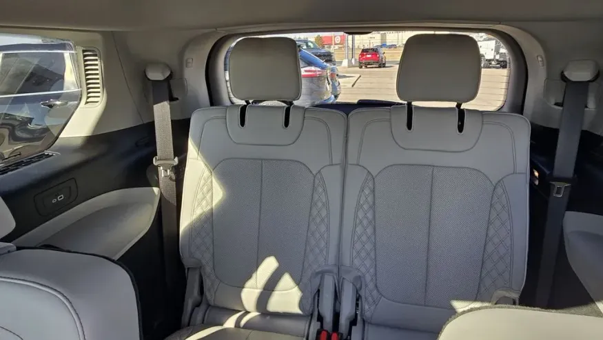 2022 Jeep Grand Cherokee L | Photo 35 of 36