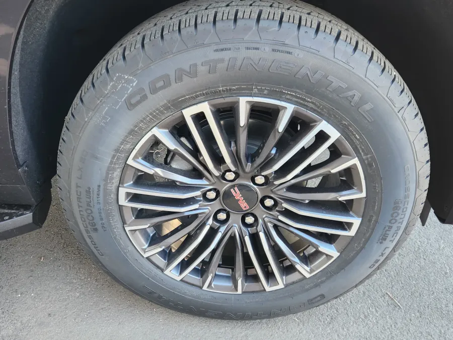 2026 GMC Yukon Elevation | Photo 14 of 25