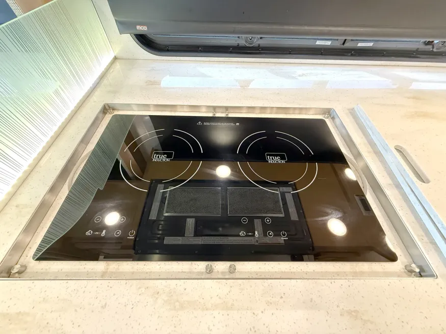 2023 Newmar Dutch Star 3736 | Photo 11 of 30