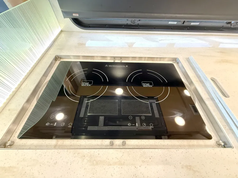 2023 Newmar Dutch Star 3736 | Photo 11 of 30