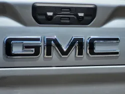 2026 GMC Sierra 2500HD AT4X | Thumbnail Photo 10 of 25