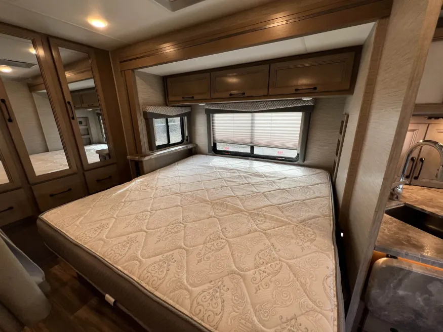 2022 Thor Four Winds 27R | Photo 31 of 37