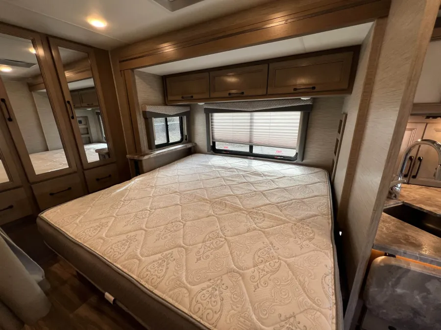 2022 Thor Four Winds 27R | Photo 31 of 37