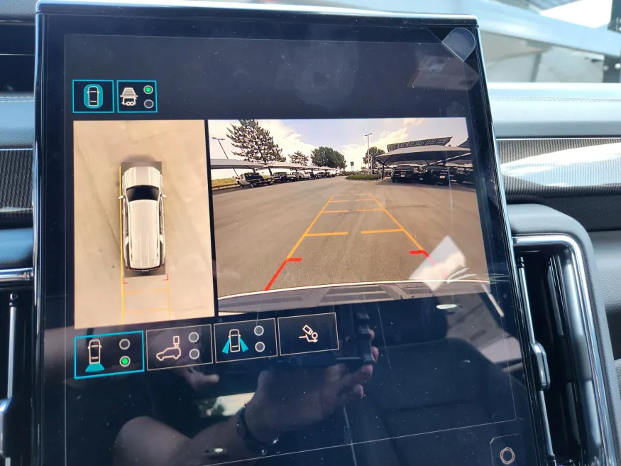 2025 GMC Yukon XL Elevation | Photo 31 of 33