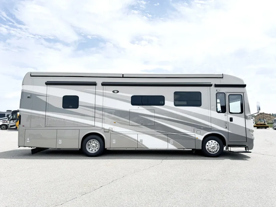 2026 Newmar Ventana 3512 | Photo 3 of 26