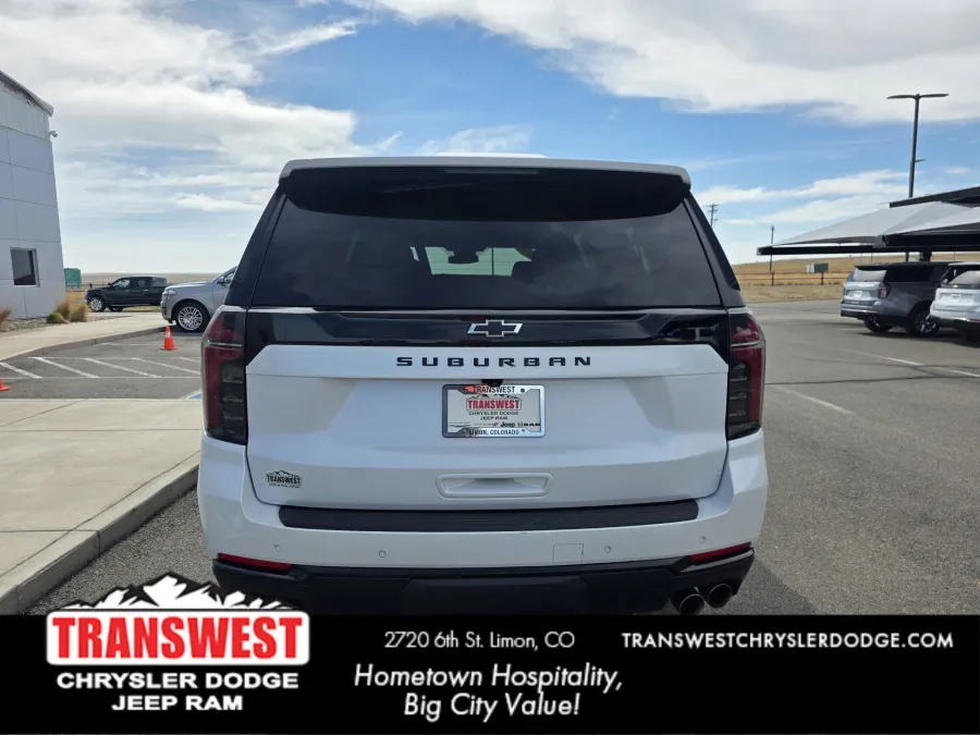 2025 Chevrolet Suburban Z71 | Photo 9 of 32