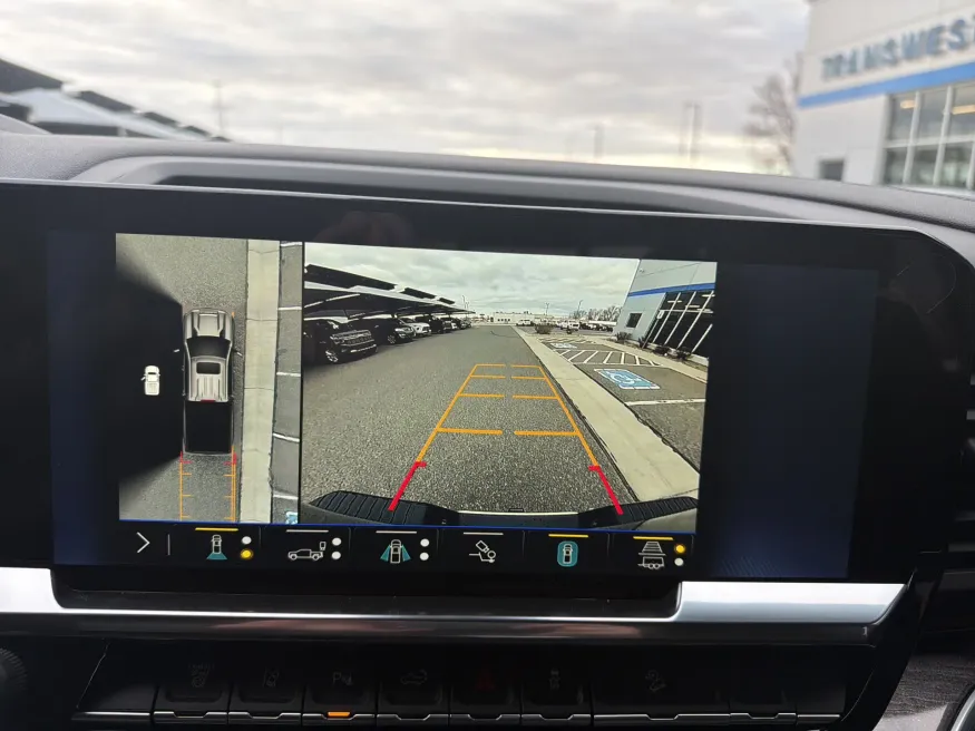 2026 Chevrolet Silverado 3500HD LTZ | Photo 15 of 22