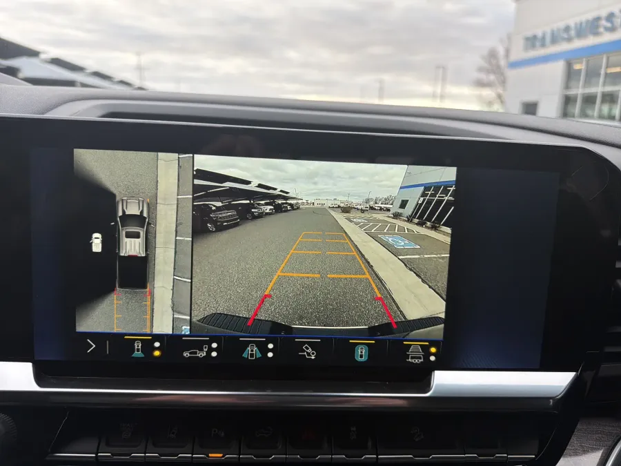 2026 Chevrolet Silverado 3500HD LTZ | Photo 15 of 22