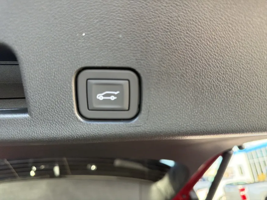 2026 Chevrolet Traverse AWD Z71 | Photo 9 of 22