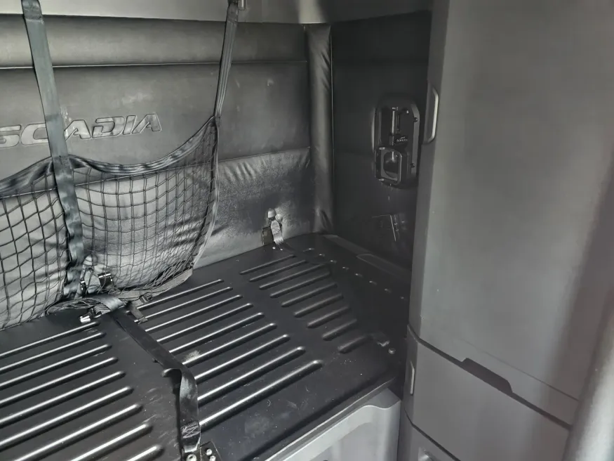 2024 Freightliner Cascadia 126 | Photo 16 of 23