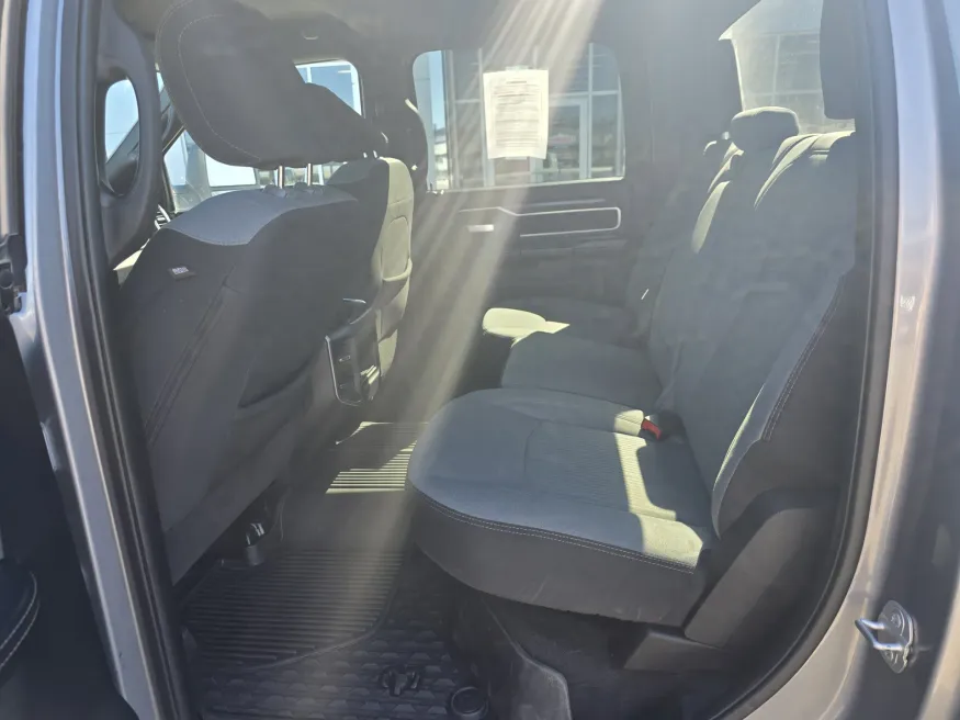 2024 RAM 2500 Big Horn | Photo 11 of 22