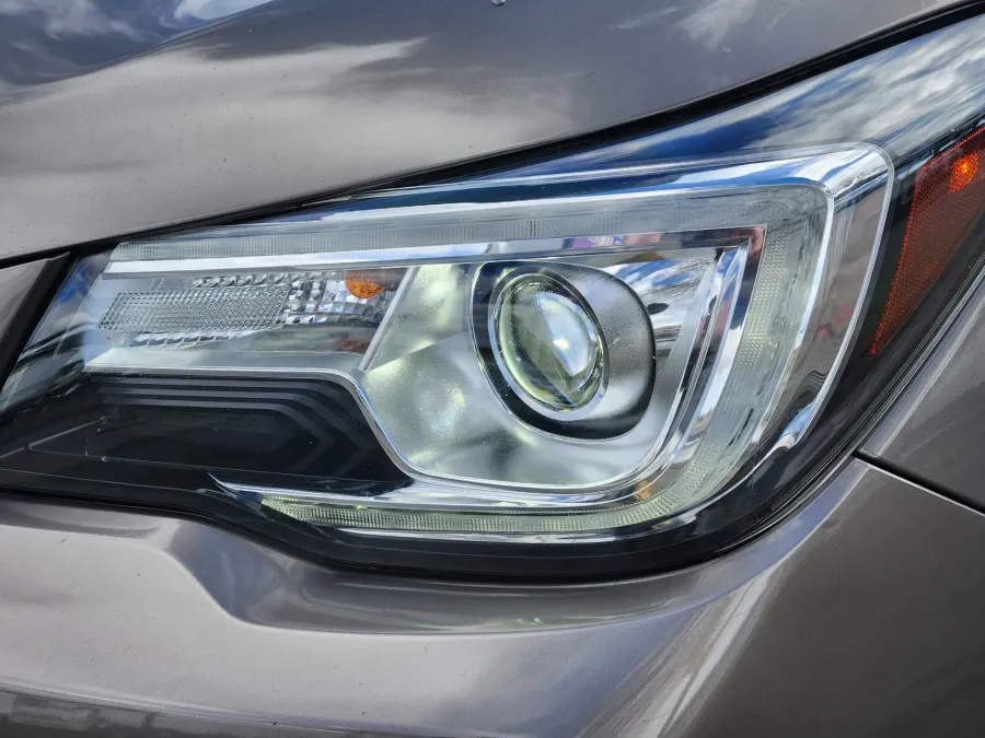 2018 Subaru Forester Touring | Photo 4 of 22