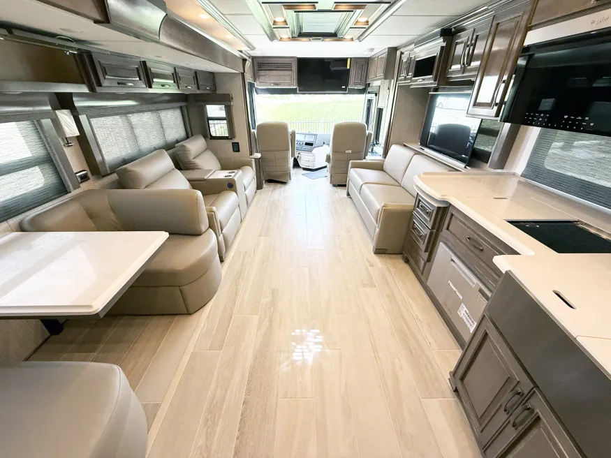 2026 Newmar Dutch Star 4369 | Photo 5 of 34