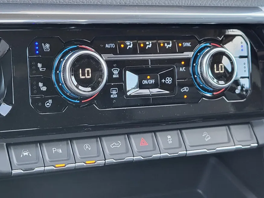 2026 GMC Sierra 1500 Denali | Photo 16 of 26