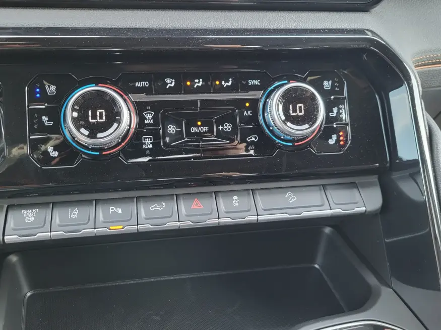 2026 GMC Sierra 2500HD AT4 | Photo 16 of 25
