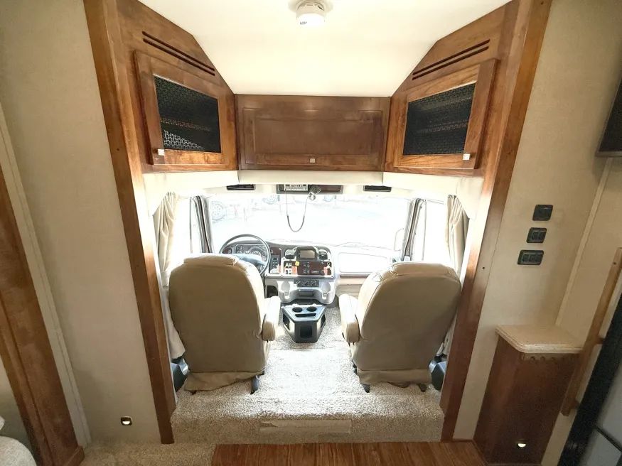 2016 Renegade Verona 40VBH | Photo 5 of 27
