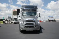 2026 Newmar Summit Aire 4505 | Thumbnail Photo 5 of 27