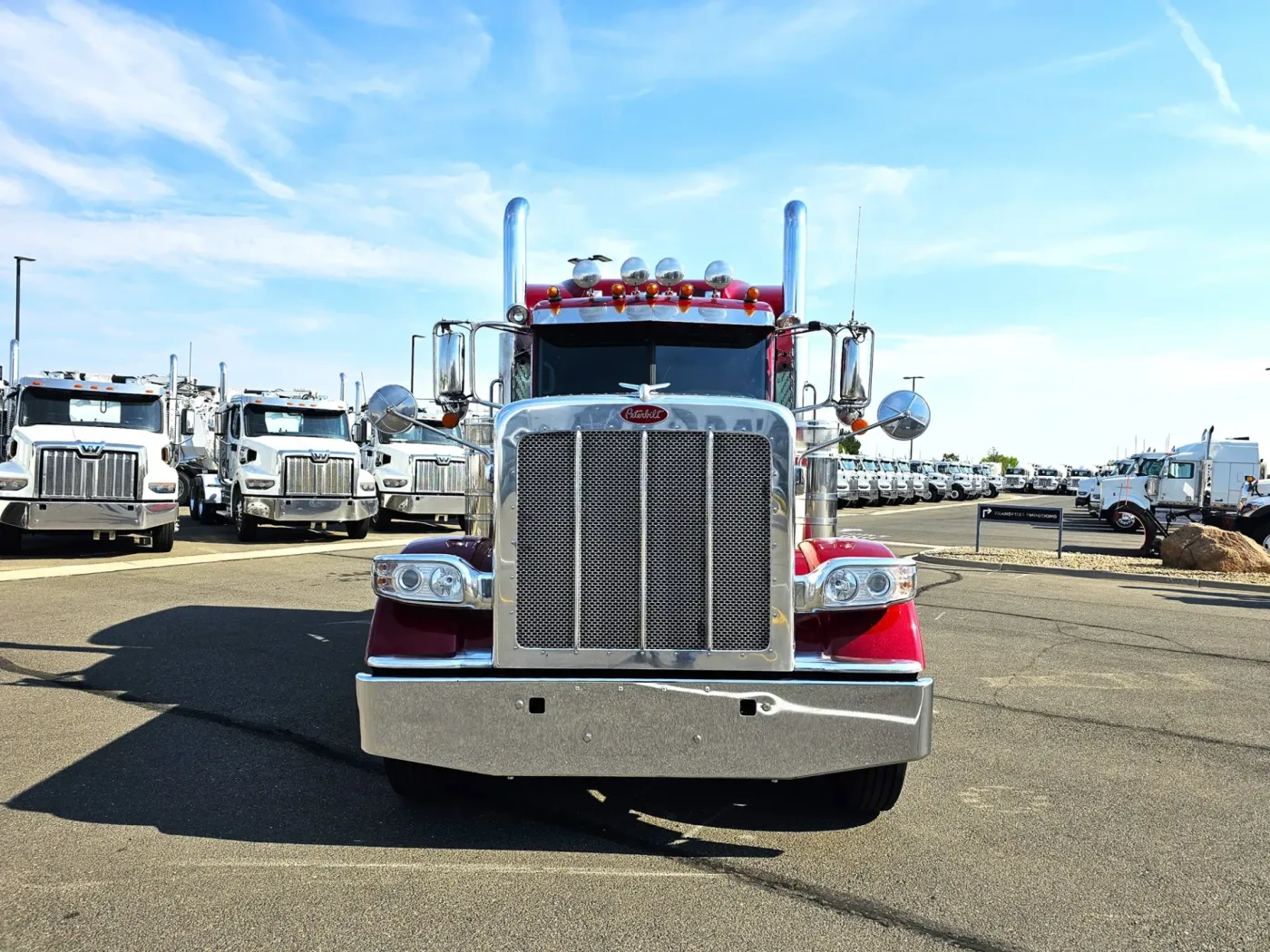 2024 Peterbilt 389 | Photo 2 of 15