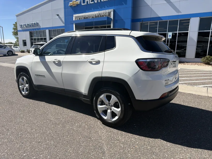 2018 Jeep Compass Latitude | Photo 3 of 19