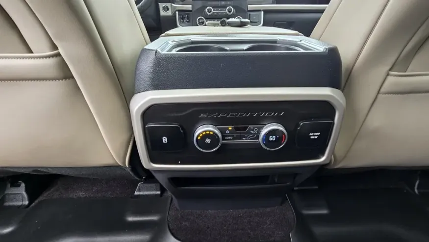2022 Ford Expedition Max | Photo 33 of 35