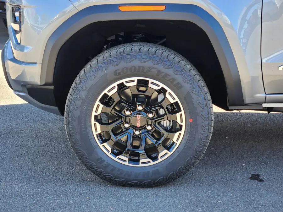 2026 GMC Canyon 4WD AT4 | Photo 20 of 30