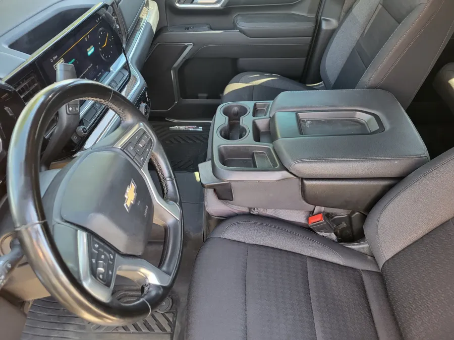 2024 Chevrolet Silverado 2500HD LT | Photo 11 of 23
