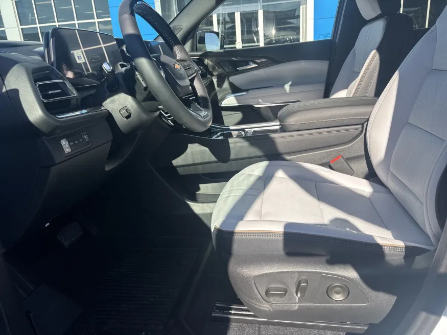 2026 Chevrolet Traverse AWD High Country | Photo 17 of 24