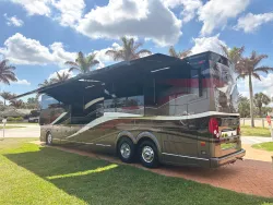 2023 Emerald Luxury Coaches Prevost H3-45 Triple Slide | Thumbnail Photo 33 of 41