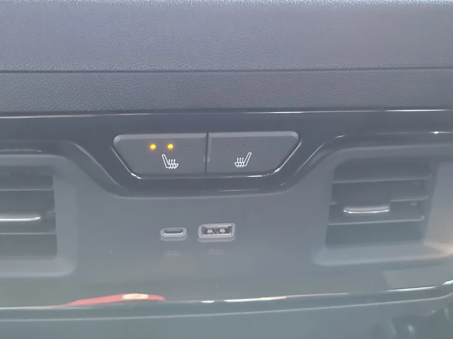 2026 GMC Sierra 2500HD AT4 | Photo 20 of 32