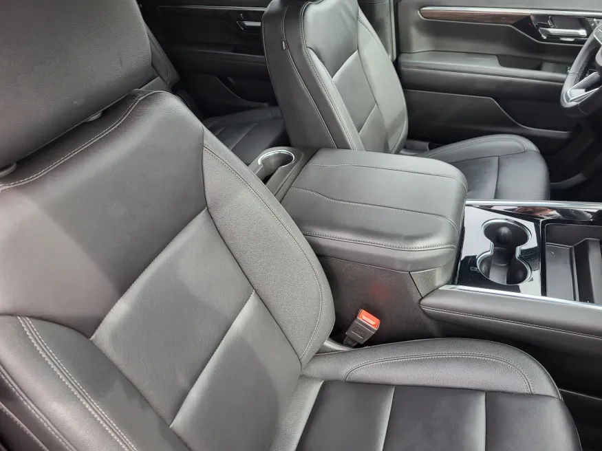 2025 Chevrolet Tahoe LT | Photo 12 of 25