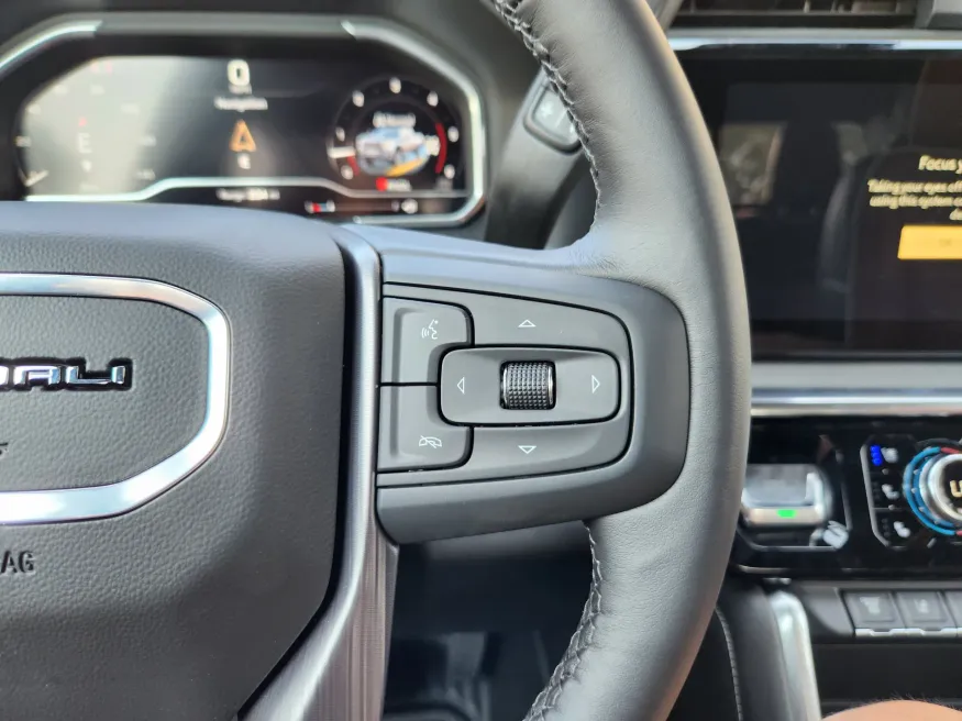 2025 GMC Sierra 3500HD Denali Ultimate | Photo 24 of 32