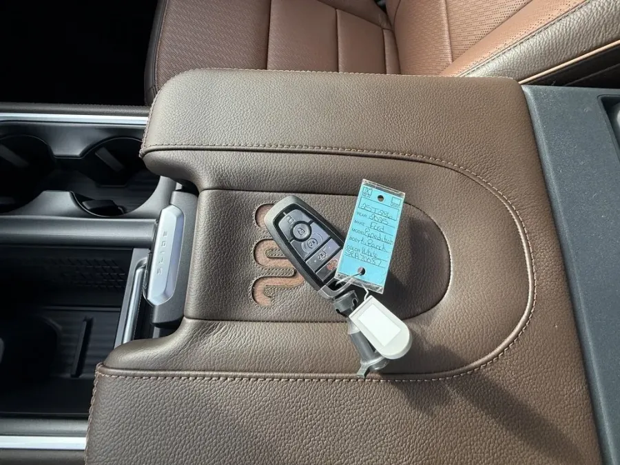 2025 Ford Expedition Max | Photo 24 of 34