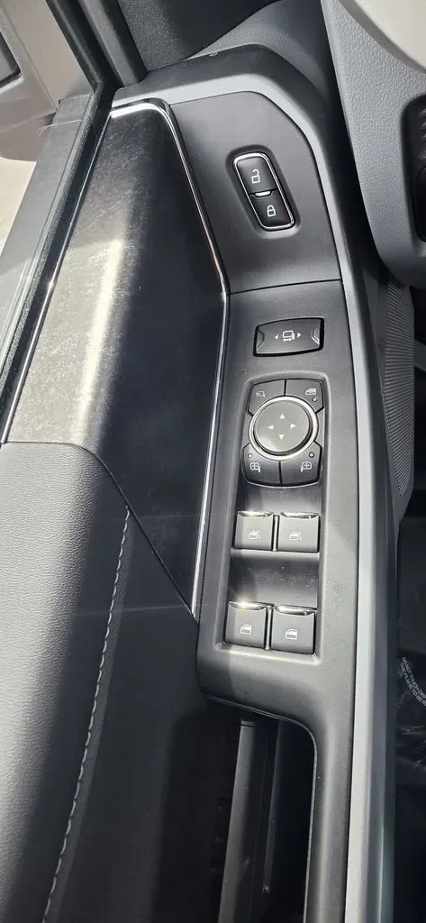 2026 Ford Super Duty F-250 | Photo 11 of 28