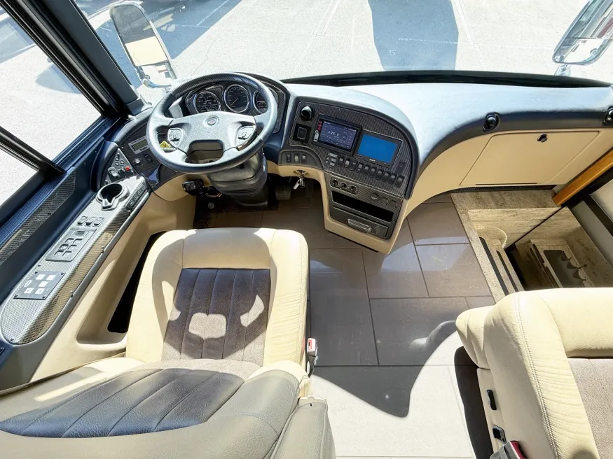 2013 Newmar King Aire 4584 | Photo 7 of 33