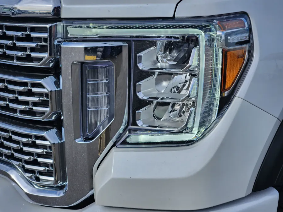 2022 GMC Sierra 2500HD Denali | Photo 6 of 21