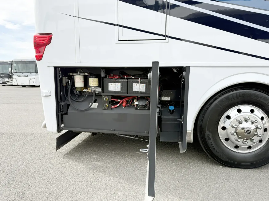 2023 Newmar Essex 4551 | Photo 31 of 34