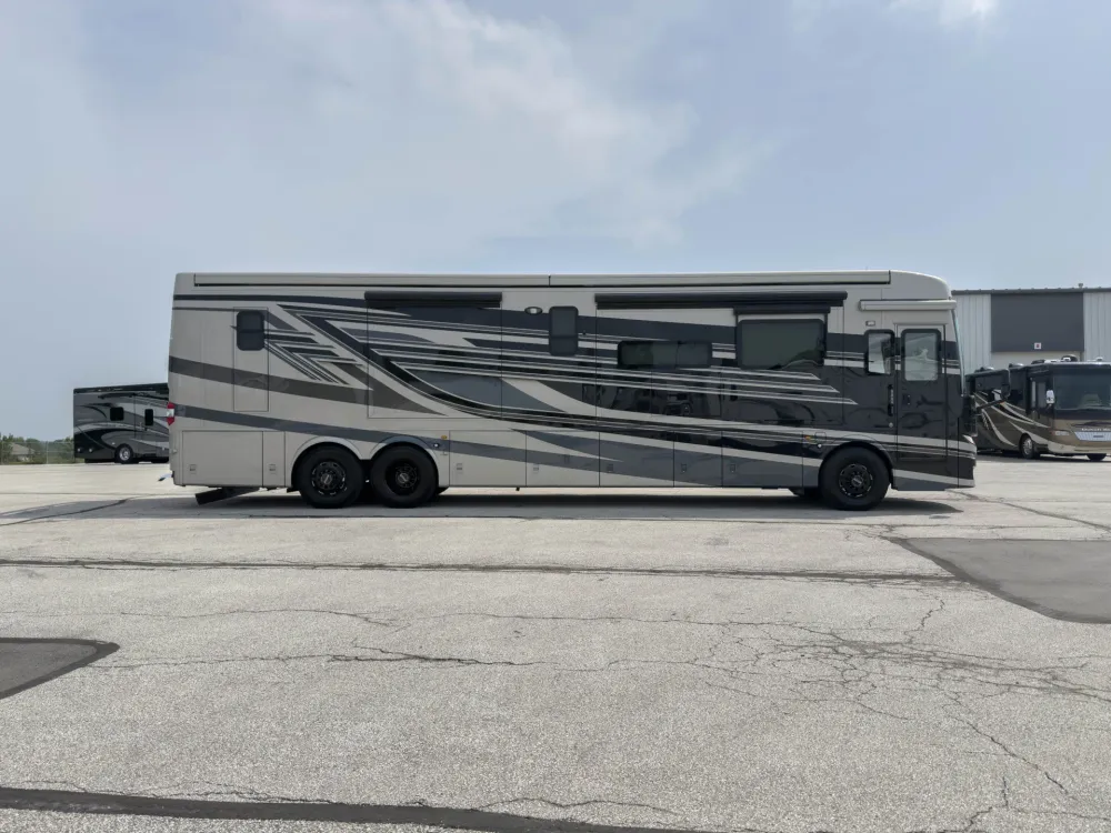 2026 Newmar London Aire 4551