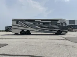 2026 Newmar London Aire 4551 | Thumbnail Photo 1 of 19