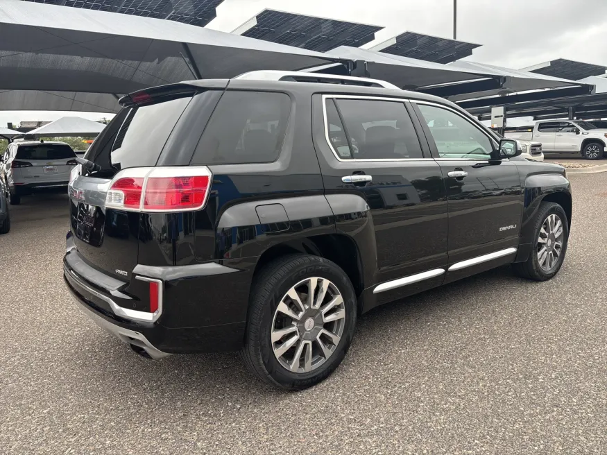 2017 GMC Terrain Denali | Photo 4 of 19