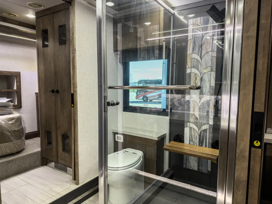 2026 Tiffin Zephyr 45PZ | Photo 38 of 39